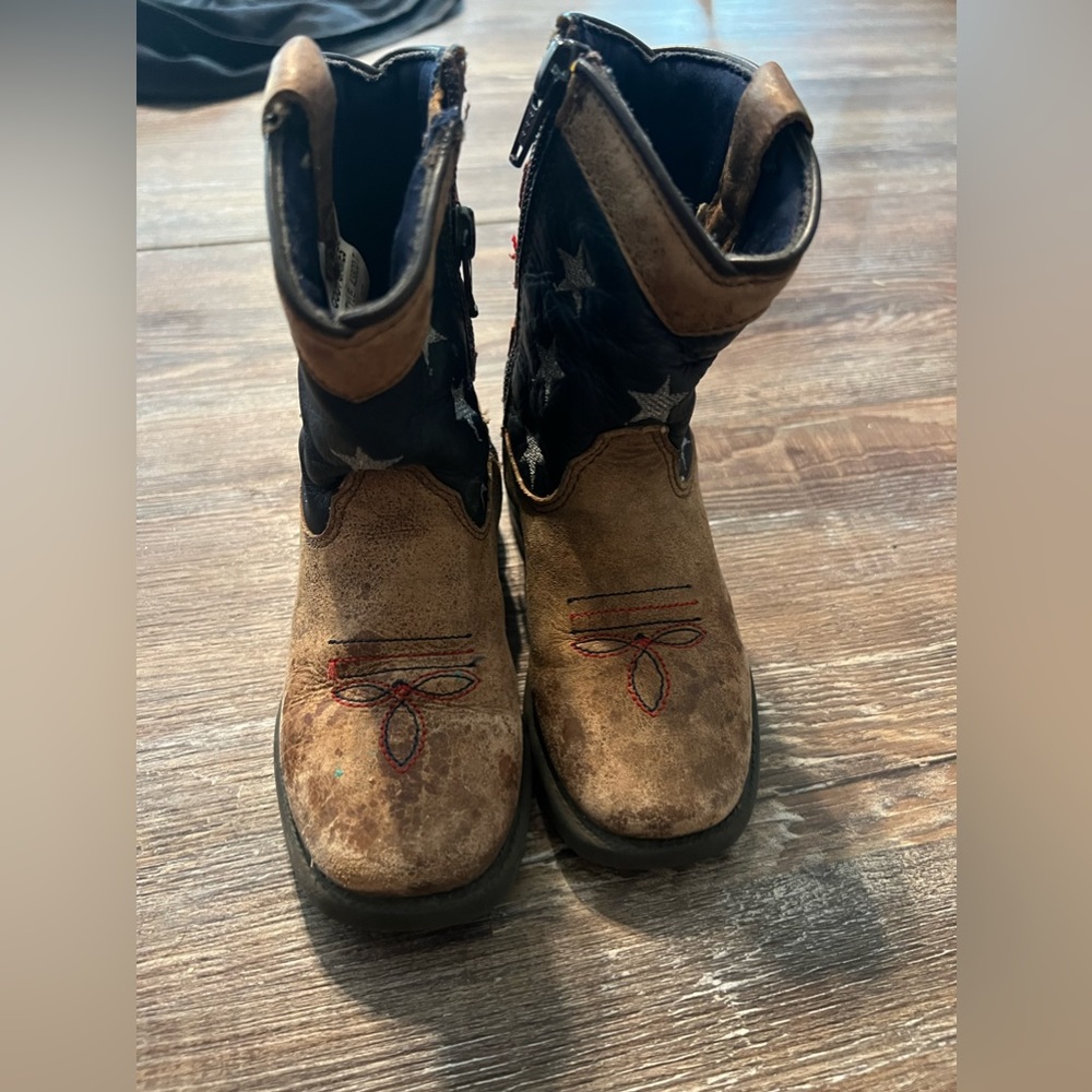 Toddler boots size 7
